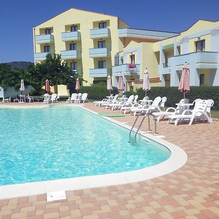 Resort Isola Rossa Боза Екстериор снимка