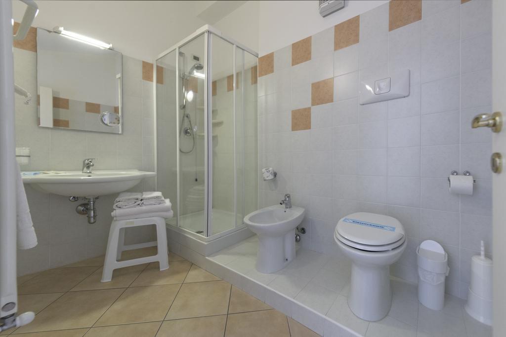 Resort Isola Rossa Боза Стая снимка