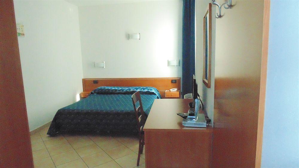 Resort Isola Rossa Боза Екстериор снимка