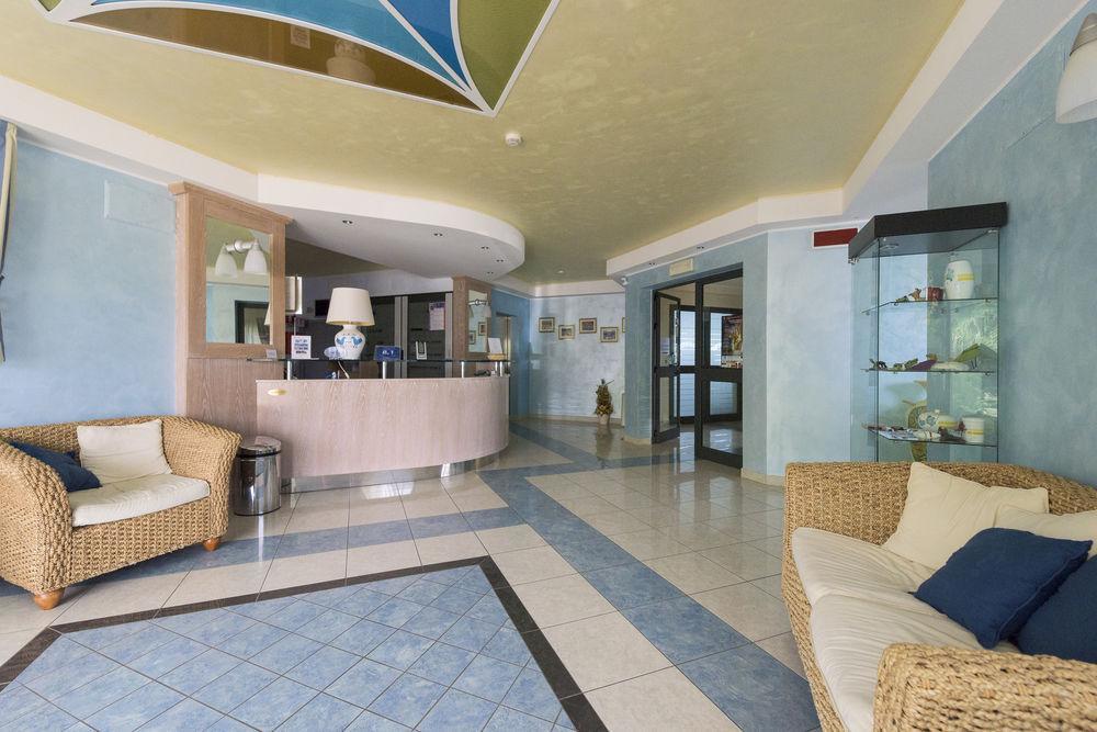 Resort Isola Rossa Боза Екстериор снимка