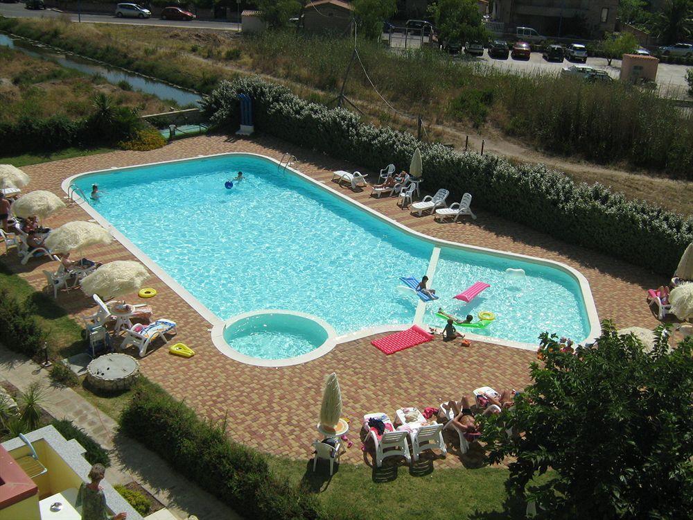 Resort Isola Rossa Боза Екстериор снимка