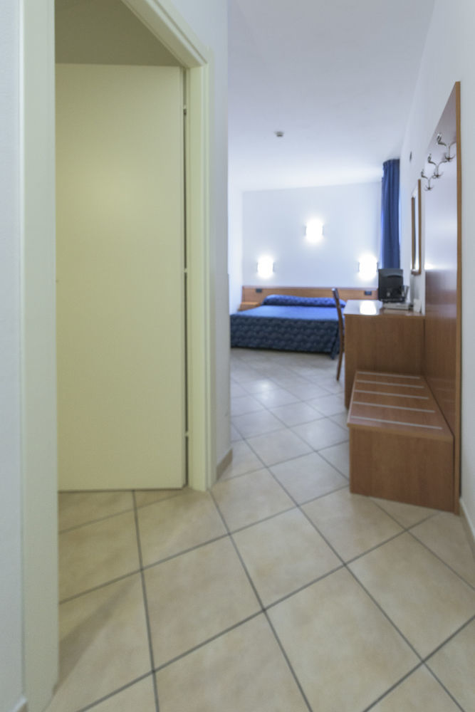 Resort Isola Rossa Боза Екстериор снимка